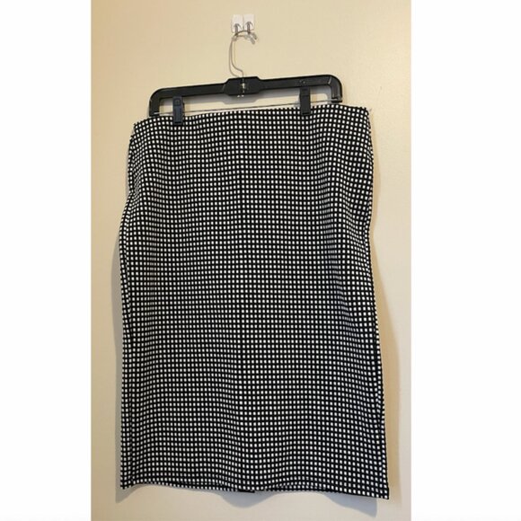 Black & White Gingham Check Pencil Skirt | Classic Fit | Office to Evening - Picture 1 of 3